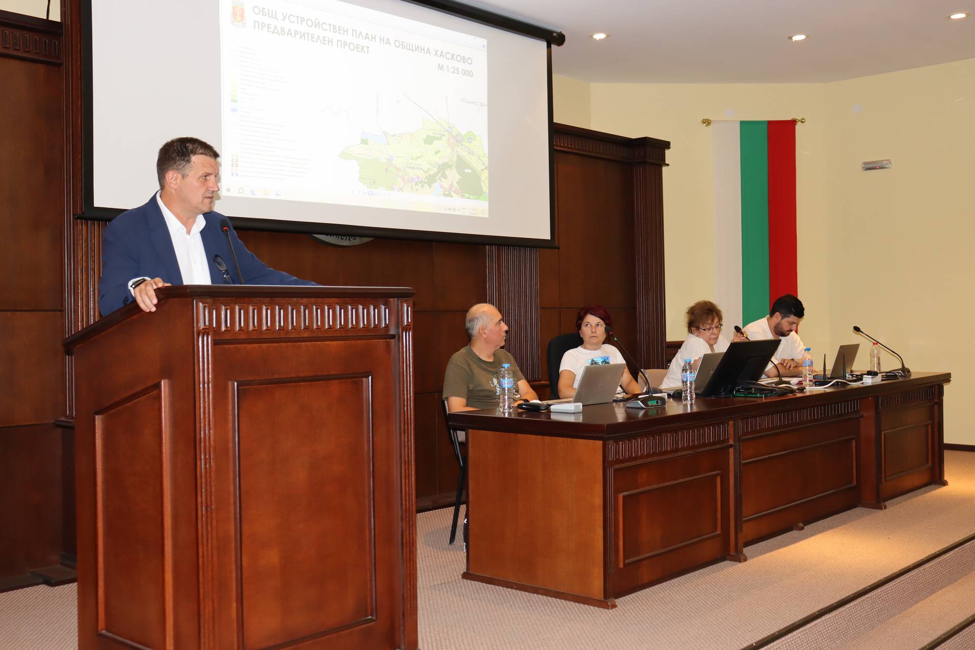  Кметът Станислав Дечев 